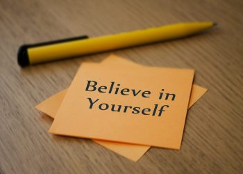 We Are the Champions (Queen) là bài hát cổ vũ động viên luôn cố gắng