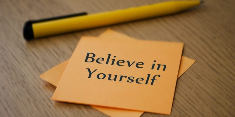 We Are the Champions (Queen) là bài hát cổ vũ động viên luôn cố gắng